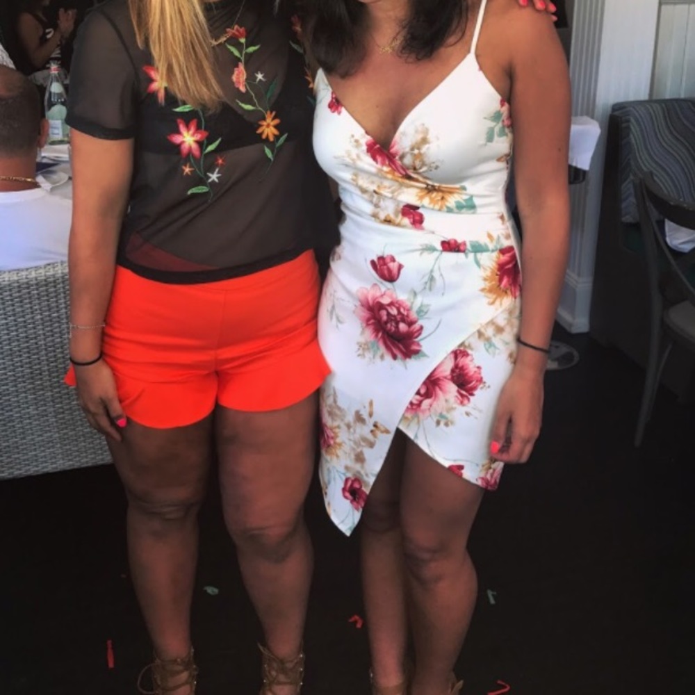 White floral dress - Picture 4 of 8